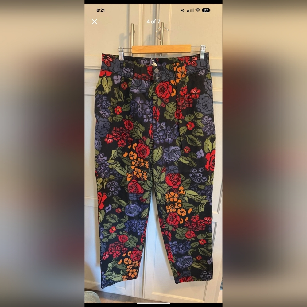 New with Tags - Lucy & Yak tapered leg Addison pants in Maria print